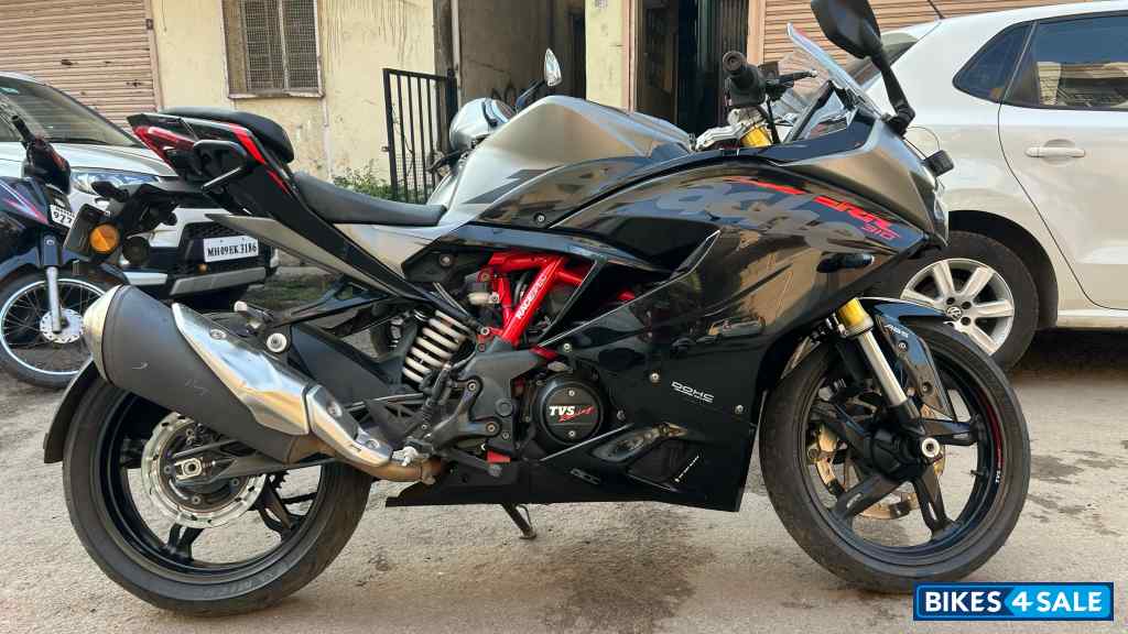 Black TVS Apache RR 310