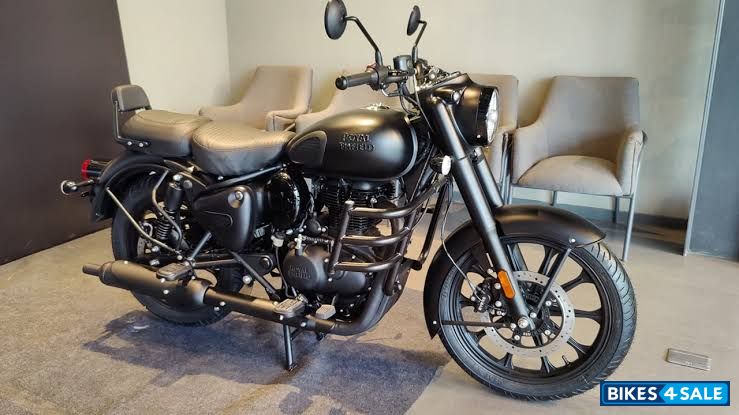 Royal Enfield Classic Stealth Black