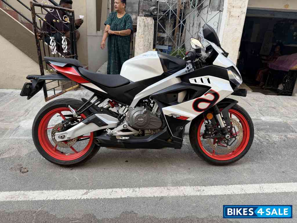 Opalescent Light Aprilia RS 457