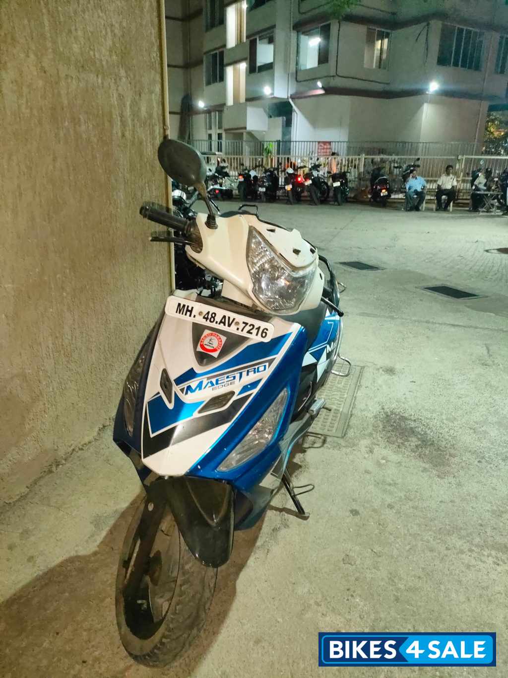 Blue & White Hero Maestro Edge