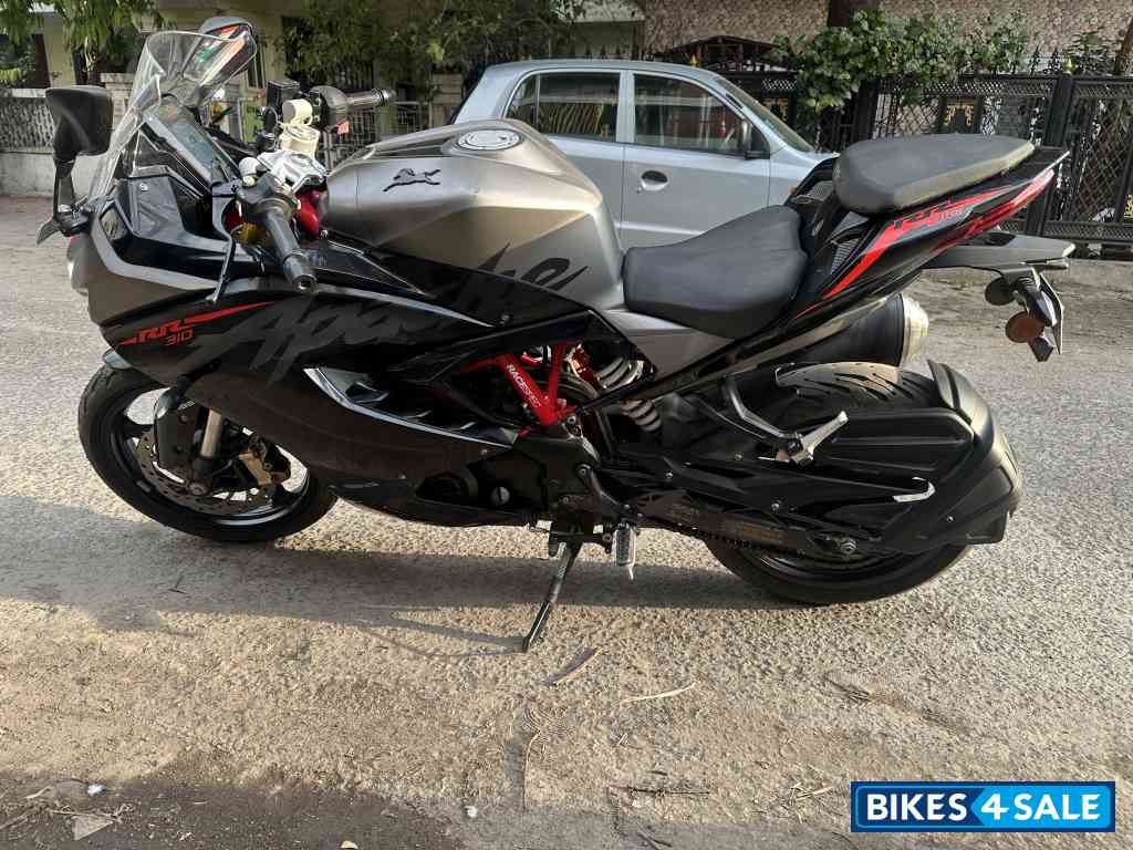 Black TVS Apache RR 310