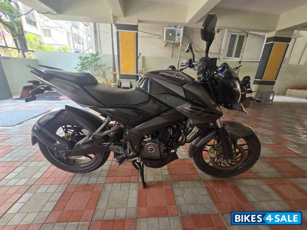 Bajaj Pulsar 200 NS