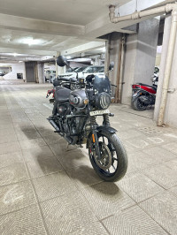 Dapper Grey Royal Enfield Hunter 350 Metro