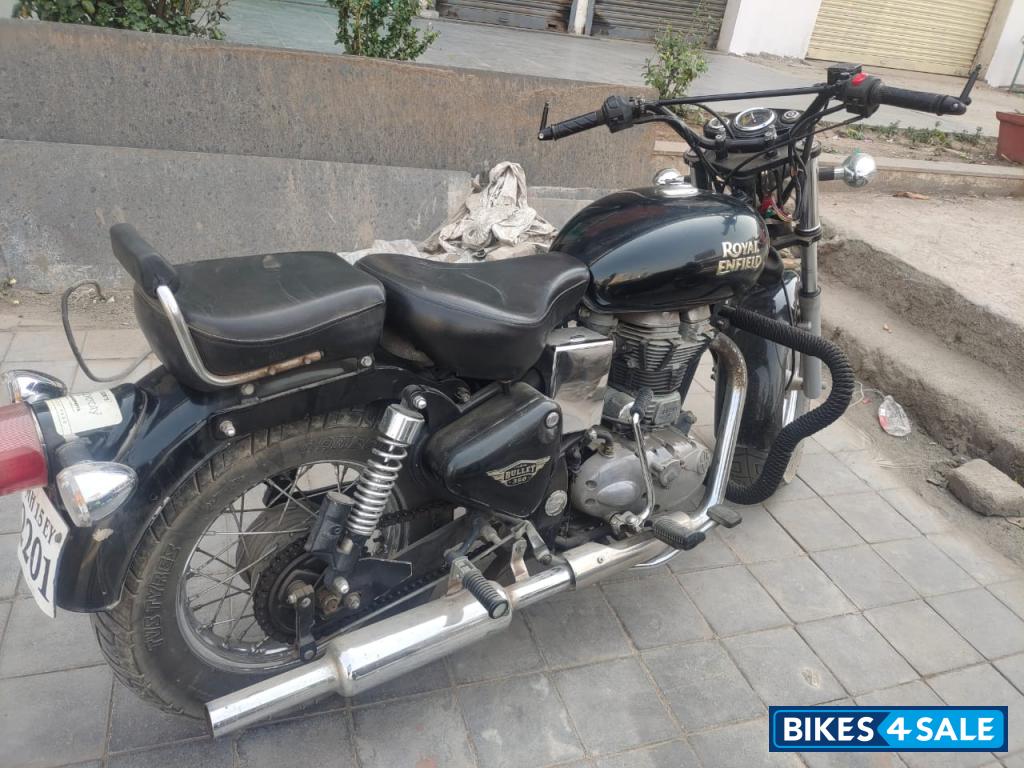 Black Royal Enfield Bullet Electra Twinspark