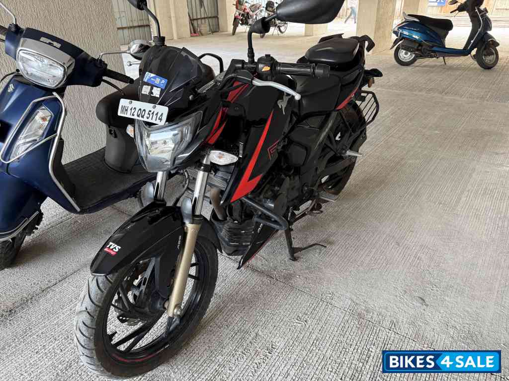 TVS Apache RTR 200 4V Race Edition 2.0