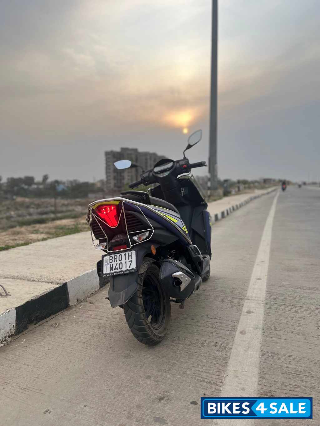 Neon-blue TVS NTORQ 125 XT