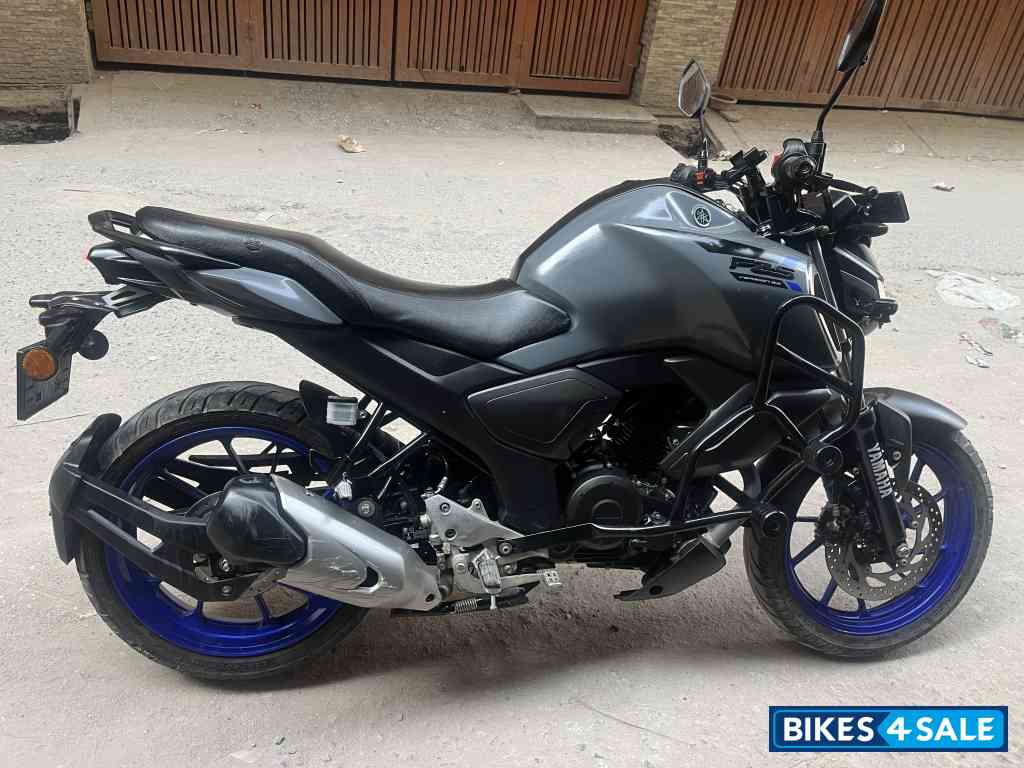 Grey Yamaha FZ-S FI V3