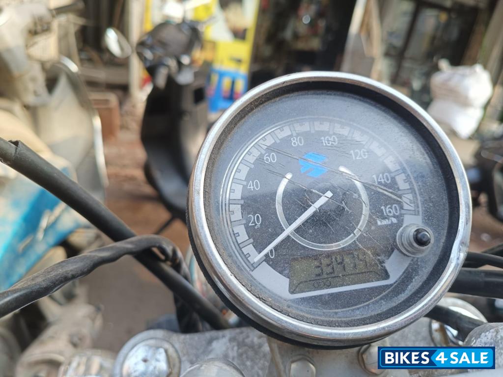 Black Bajaj Avenger Cruise 220 Black Bajaj Avenger Cruise 220