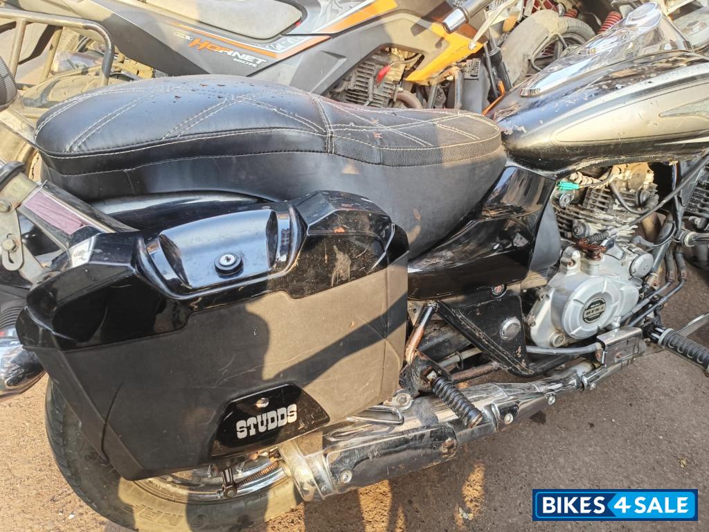 Black Bajaj Avenger Cruise 220 Black Bajaj Avenger Cruise 220