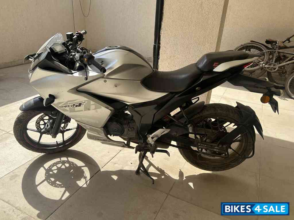 Suzuki Gixxer SF