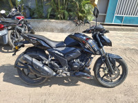 Black TVS Apache RTR 160 4V BS6