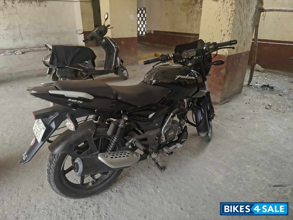Bajaj Pulsar 125 Split Seat