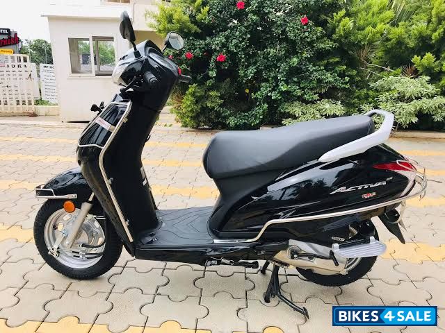 Black Honda Activa 6G Dlx