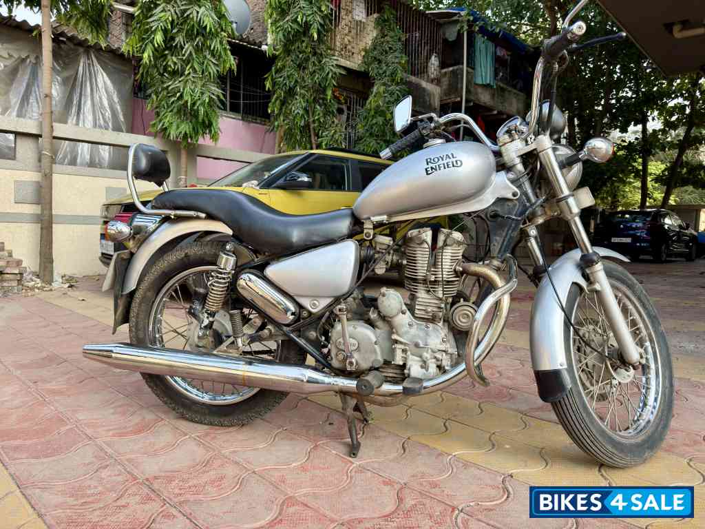 Silver Royal Enfield Thunderbird 350