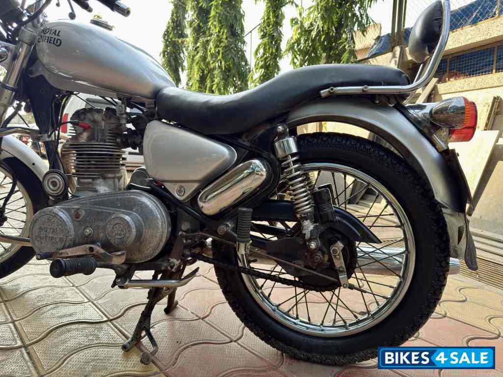 Silver Royal Enfield Thunderbird 350 Silver Royal Enfield Thunderbird 350