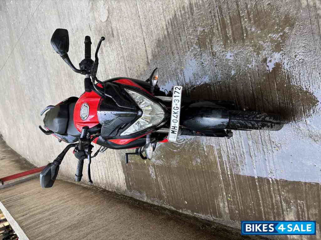 Red Bajaj Pulsar NS 160