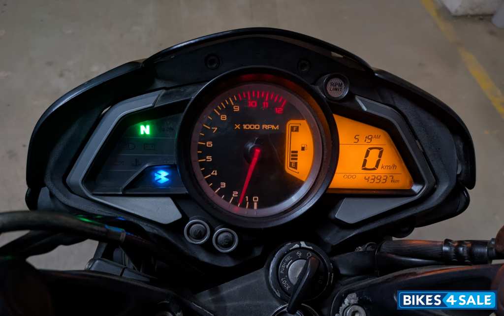 Black Bajaj Pulsar 200 NS