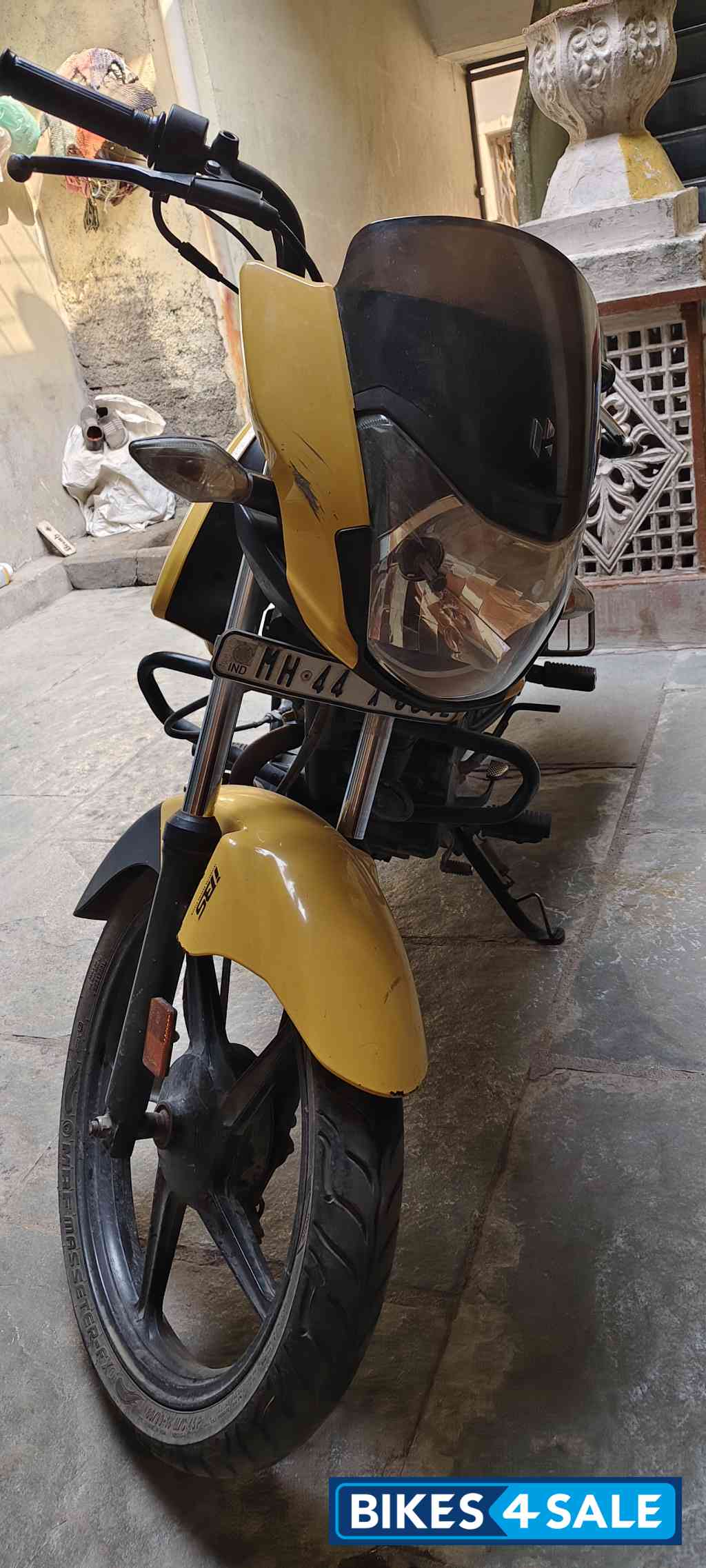 Black Yellow Hero Passion Pro BS6