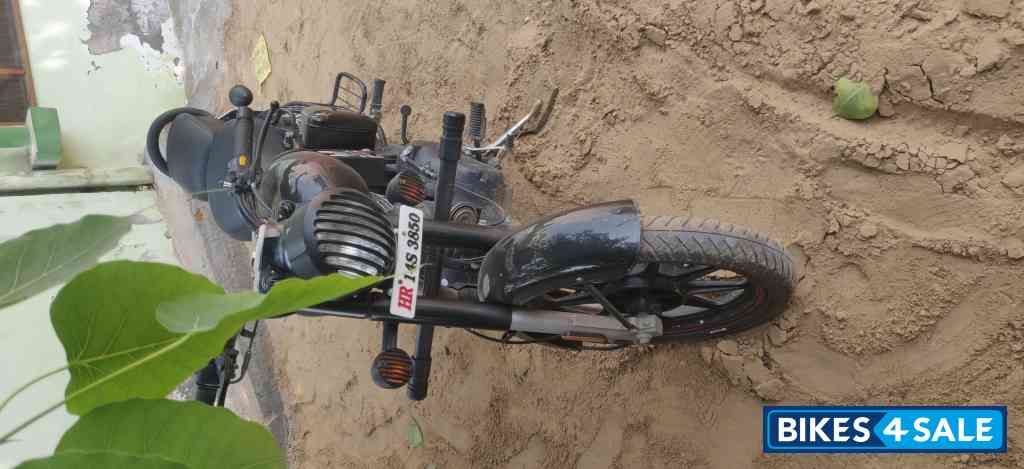 Royal Enfield Classic Stealth Black