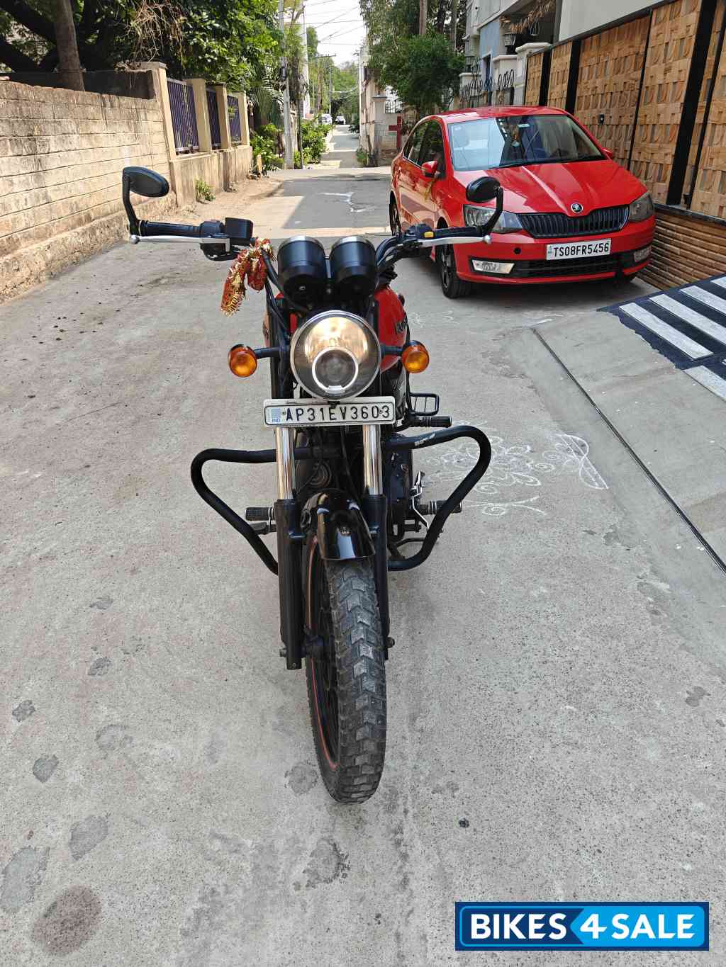Red Royal Enfield Thunderbird X 350 Red Royal Enfield Thunderbird X 350