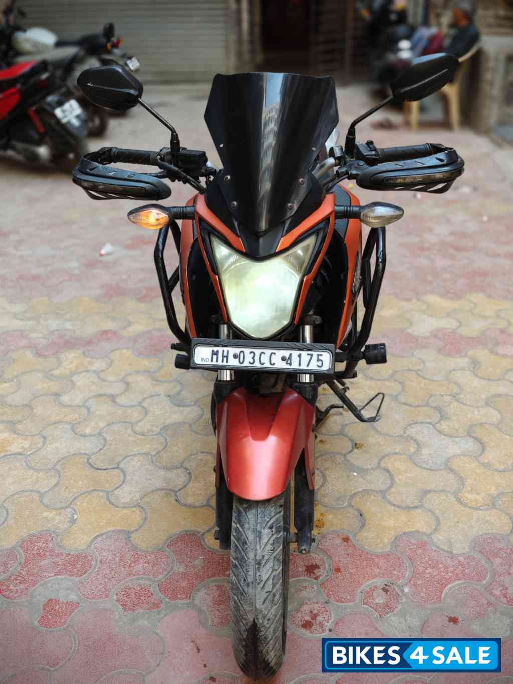 Orange Honda CB Hornet 160R