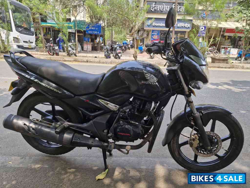 Black Honda CB Unicorn