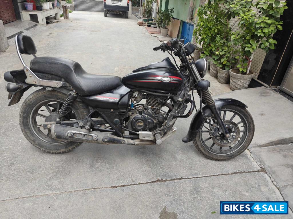 Bajaj Avenger Street 220