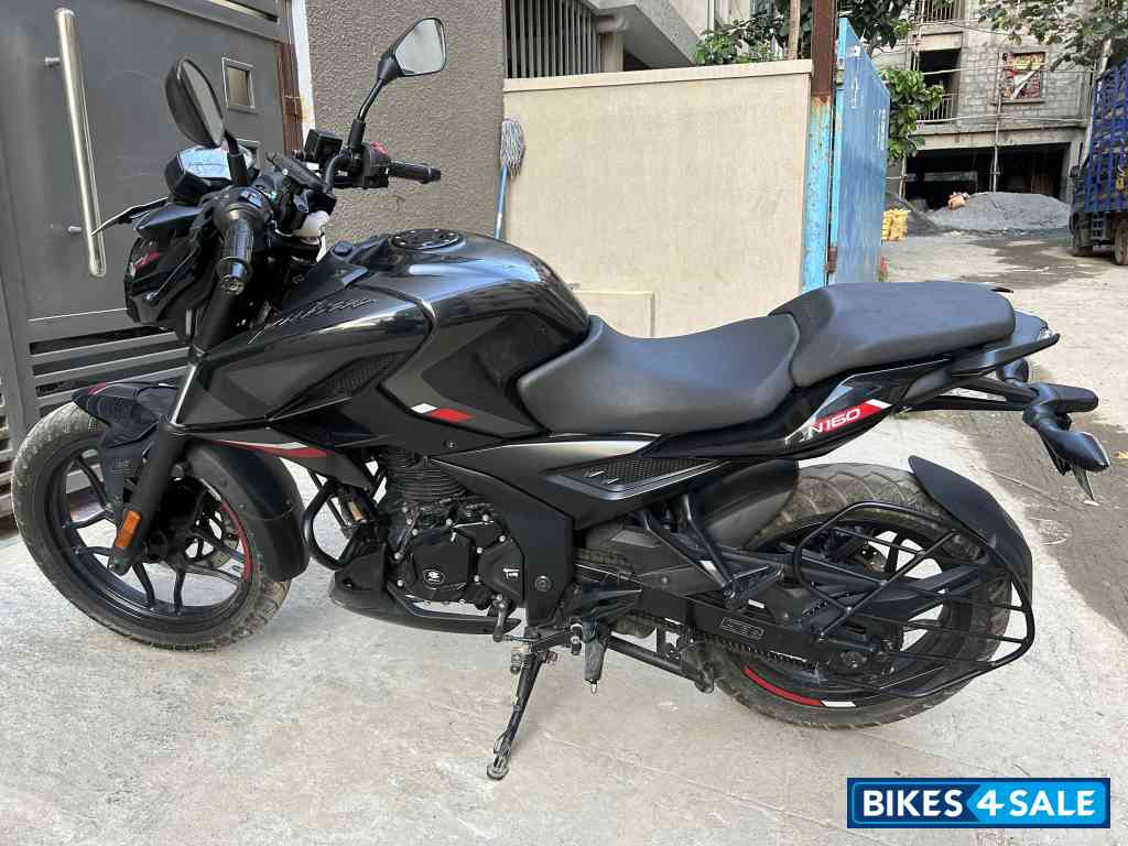 Brooklyn Black Bajaj Pulsar N160 Single Channel ABS