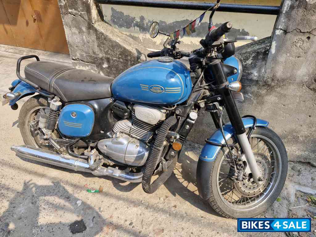Jawa forty two BS6