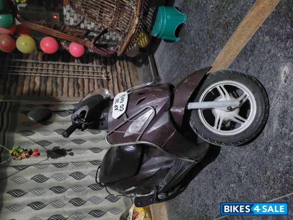 Brown TVS Wego