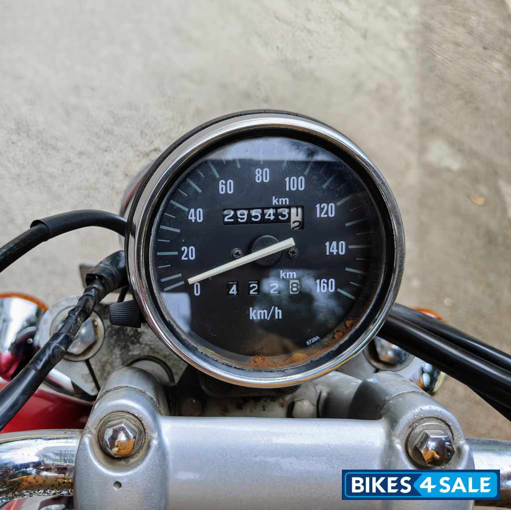 Red Bajaj Avenger 220 DTS-i Red Bajaj Avenger 220 DTS-i