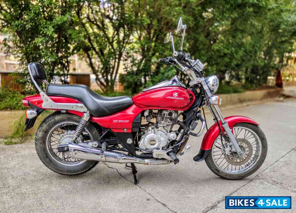 Red Bajaj Avenger 220 DTS-i Red Bajaj Avenger 220 DTS-i