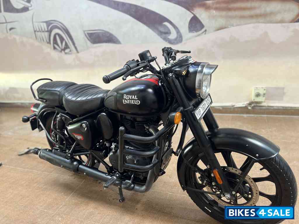 Royal Enfield Classic Stealth Black
