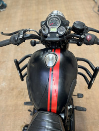 Royal Enfield Classic Stealth Black