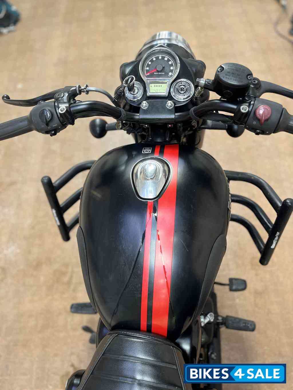 Royal Enfield Classic Stealth Black