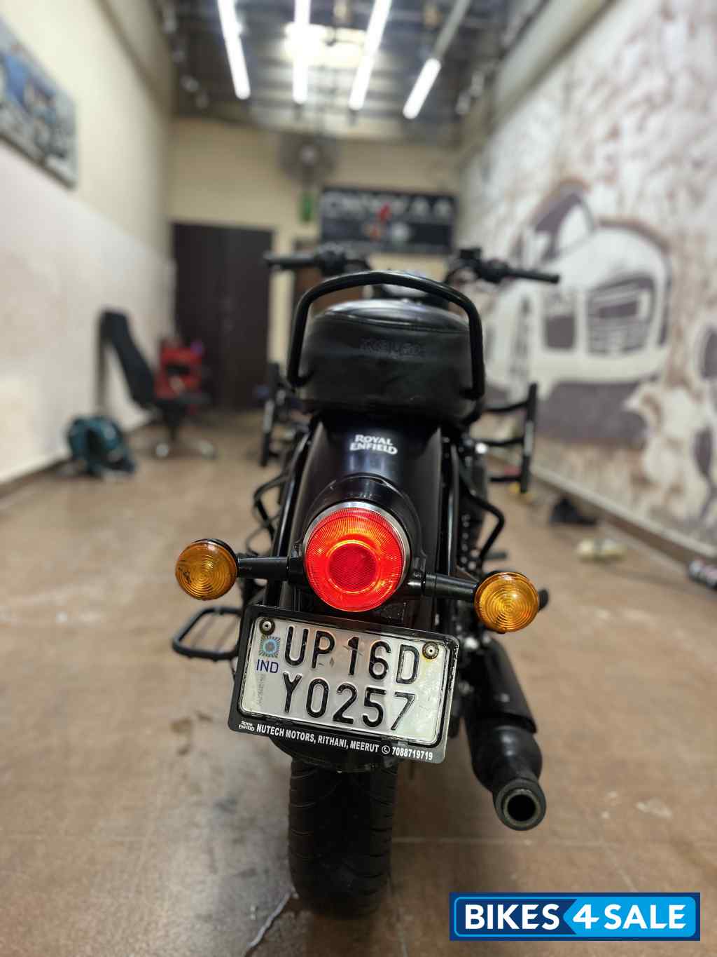 Royal Enfield Classic Stealth Black