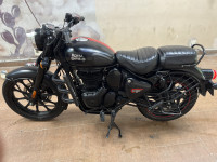 Royal Enfield Classic Stealth Black