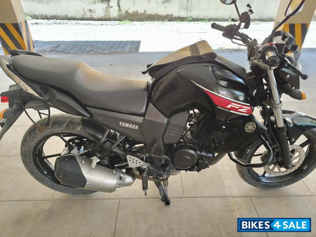 Red & Black Yamaha FZ16
