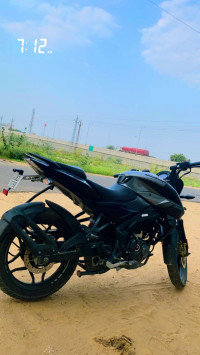 Black Bajaj Pulsar NS 160 BS6