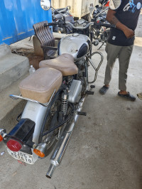 Royal Enfield Classic 350