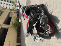 Black-red TVS Apache RTR 160 4V BS6