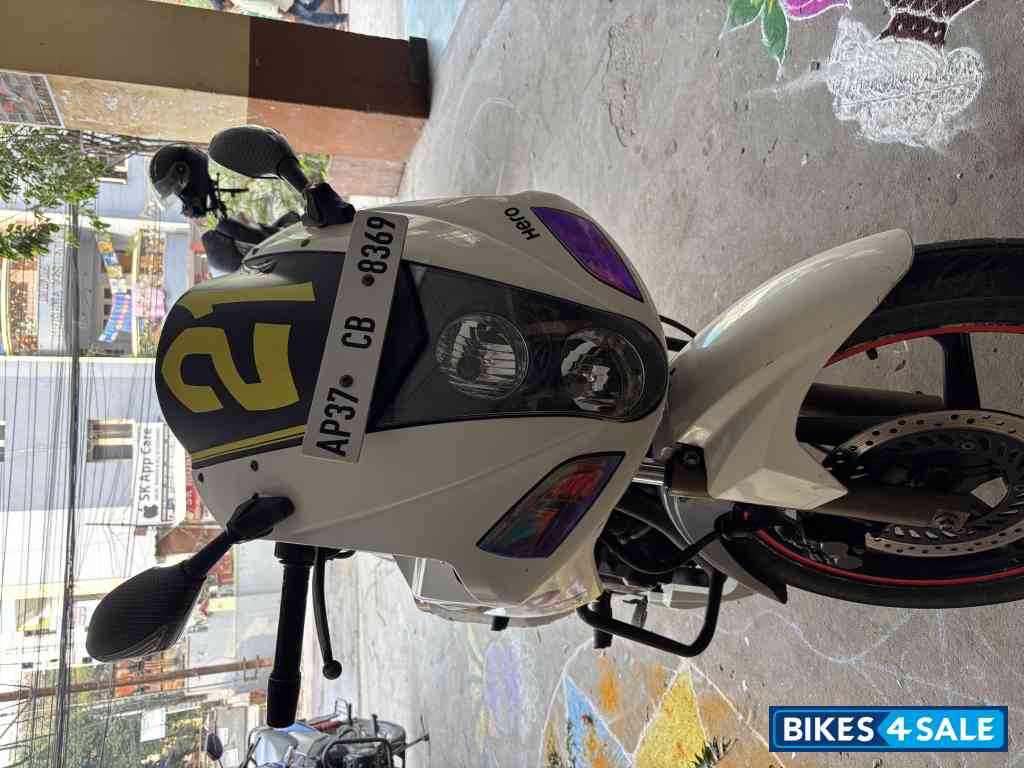 White Hero Karizma R