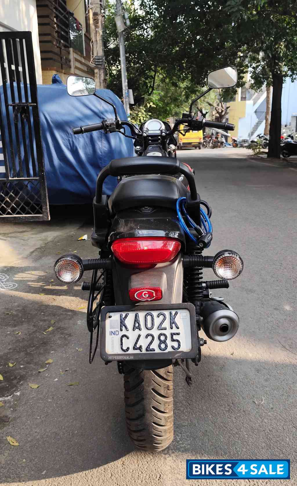 Black Bajaj Avenger Street 220 BS6