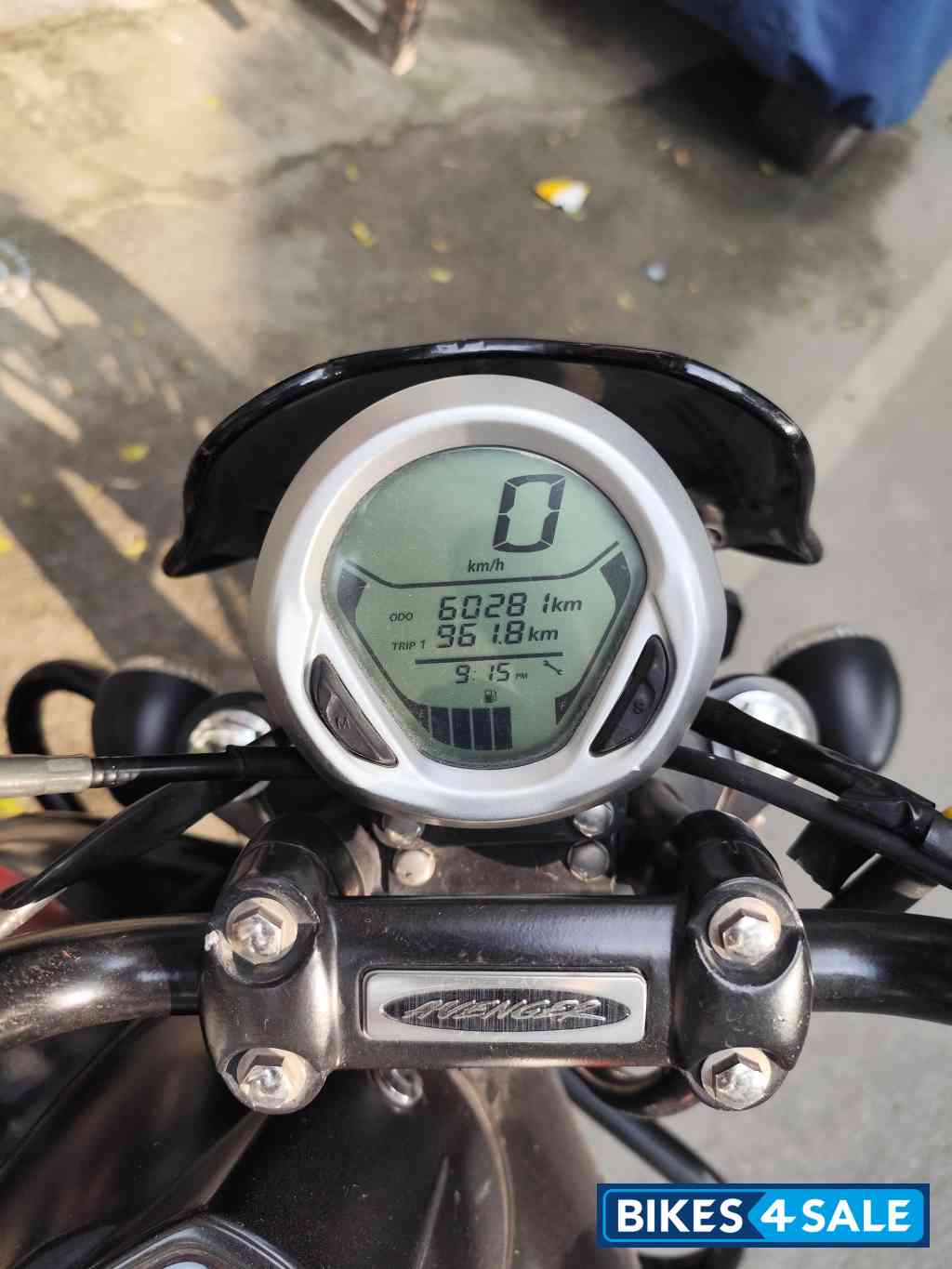 Black Bajaj Avenger Street 220 BS6