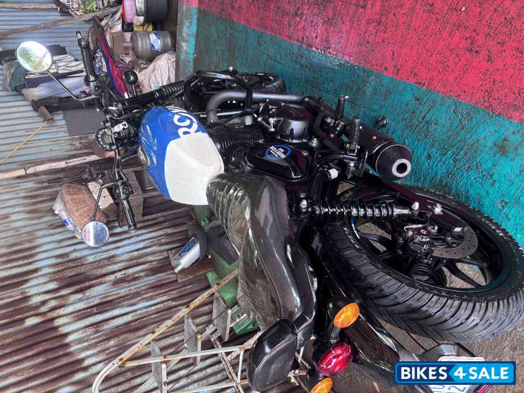 Reble Blue Royal Enfield Hunter 350 Metro