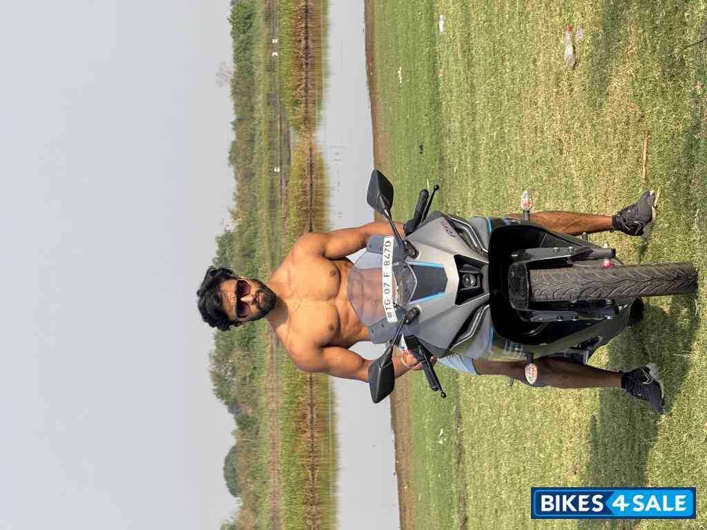 Magenta & Grey Yamaha R15 V4