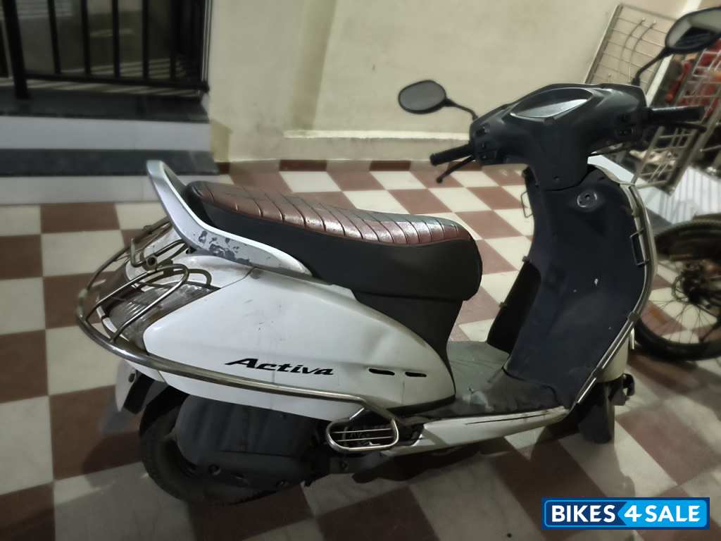White Honda Activa