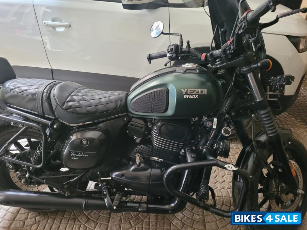 Hunter Green Yezdi Roadster Dark