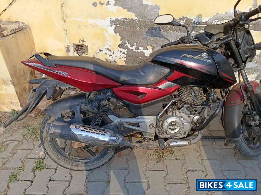 Red And Black Bajaj Pulsar 150 Twin Disc Red And Black Bajaj Pulsar 150 Twin Disc