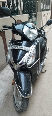 Black Honda Aviator